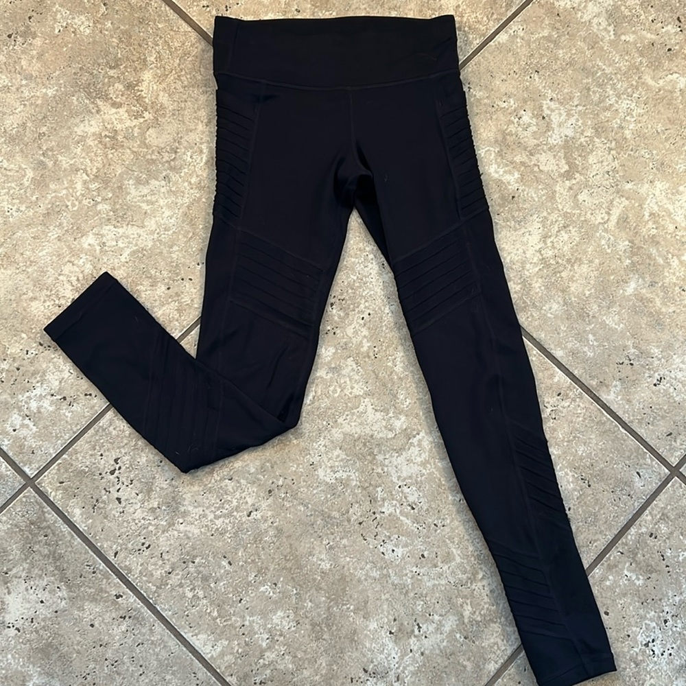🌟Athleta🌟 Girl black leggings!
